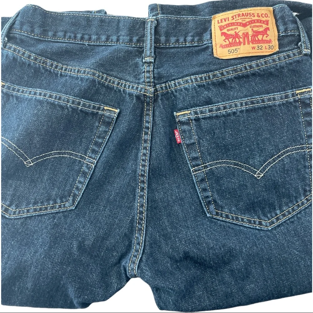 Levi’s 505 Regular Fit Size 32x30 EXCEPTIONAL condition! - Picture 2 of 4